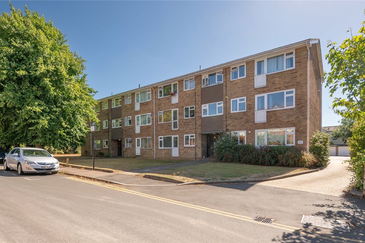 1 Bedroom Apartment LetApartment Let in Cumberland Court, Carlisle Avenue, St. Albans - View 1 - Collinson Hall