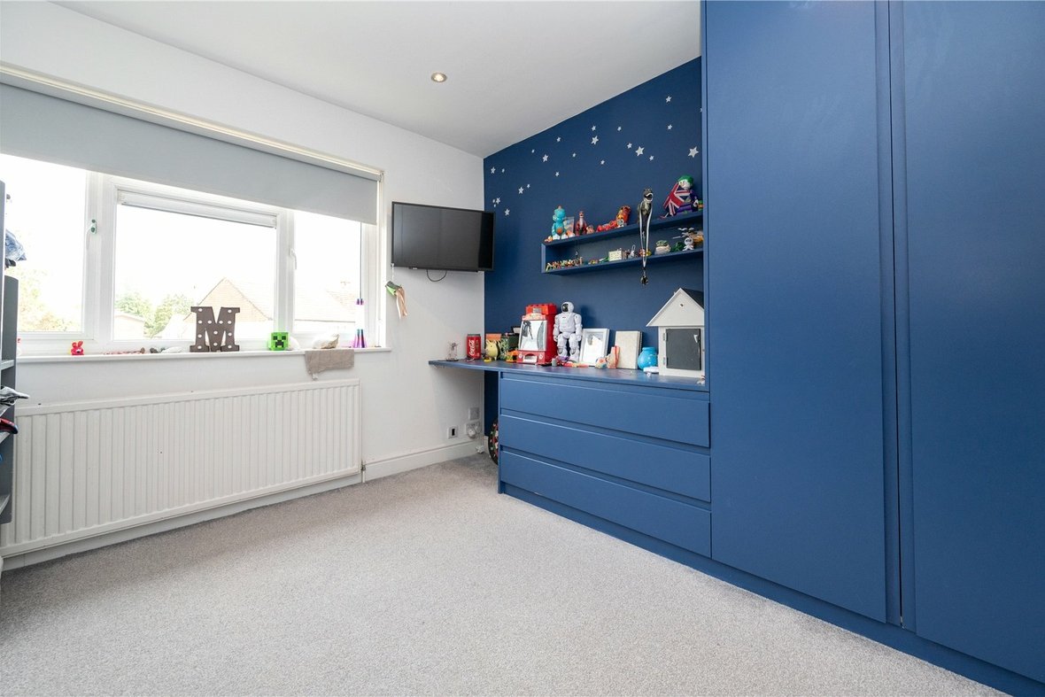 3 Bedroom House For SaleHouse For Sale in Oliver Close, Park Street, St. Albans - View 7 - Collinson Hall