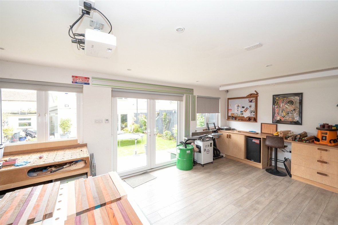 3 Bedroom House For SaleHouse For Sale in Oliver Close, Park Street, St. Albans - View 14 - Collinson Hall