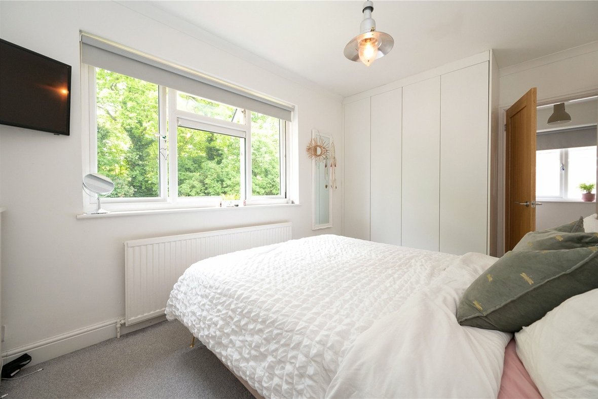 3 Bedroom House For SaleHouse For Sale in Oliver Close, Park Street, St. Albans - View 6 - Collinson Hall