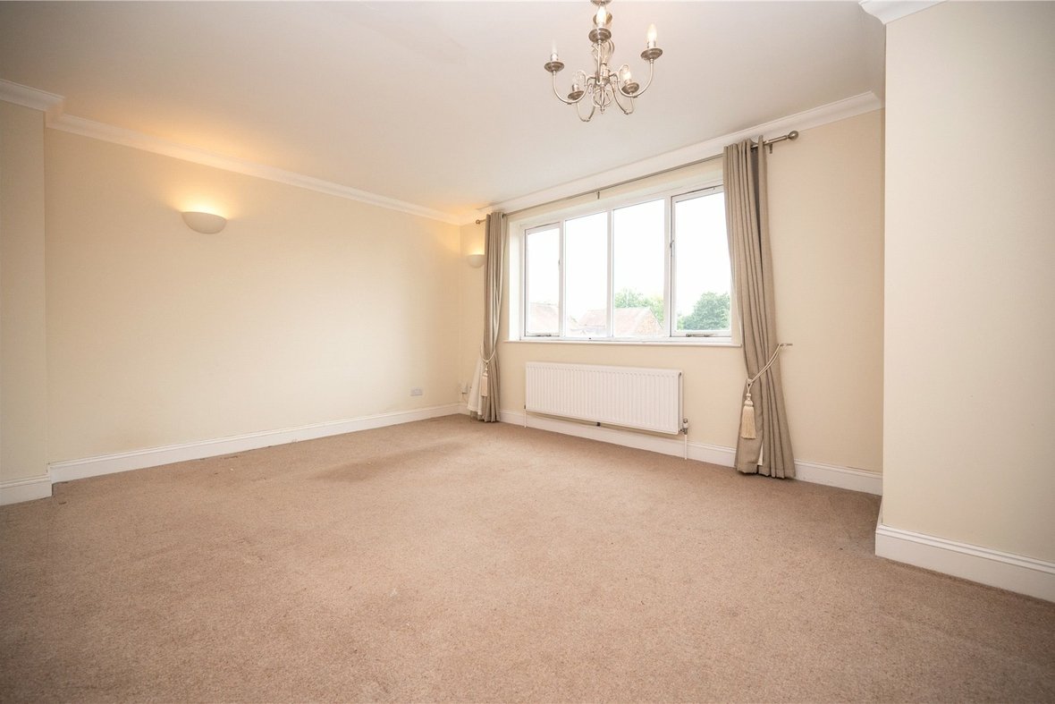 2 Bedroom Apartment Let AgreedApartment Let Agreed in Thorpe Road, St. Albans, Hertfordshire - View 2 - Collinson Hall