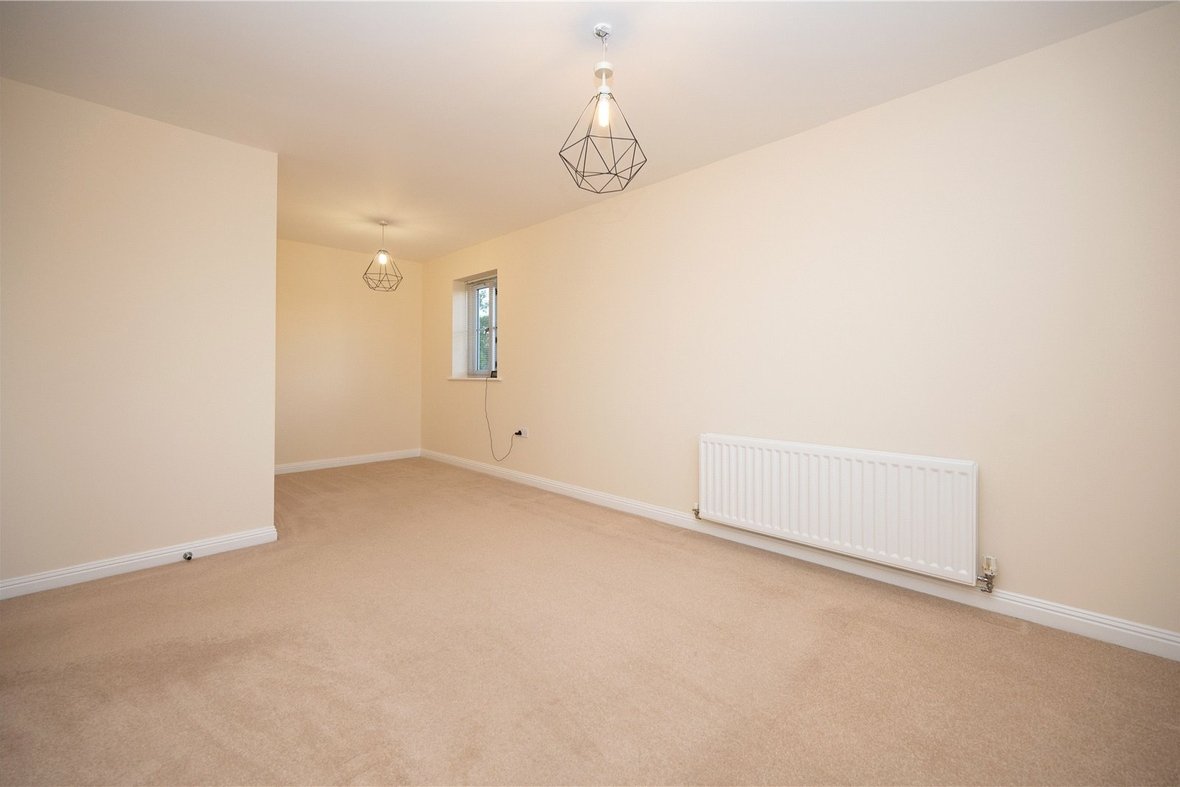 2 Bedroom Apartment LetApartment Let in Avian Avenue, Curo Park, Frogmore - View 3 - Collinson Hall