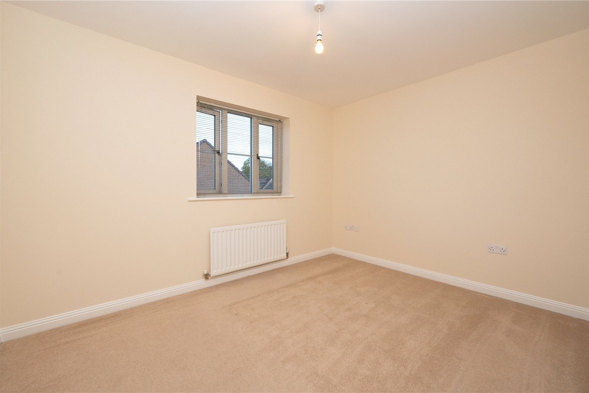 2 Bedroom Apartment LetApartment Let in Avian Avenue, Curo Park, Frogmore - View 10 - Collinson Hall