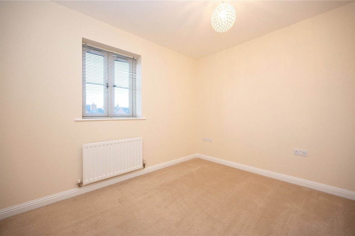 2 Bedroom Apartment LetApartment Let in Avian Avenue, Curo Park, Frogmore - View 11 - Collinson Hall