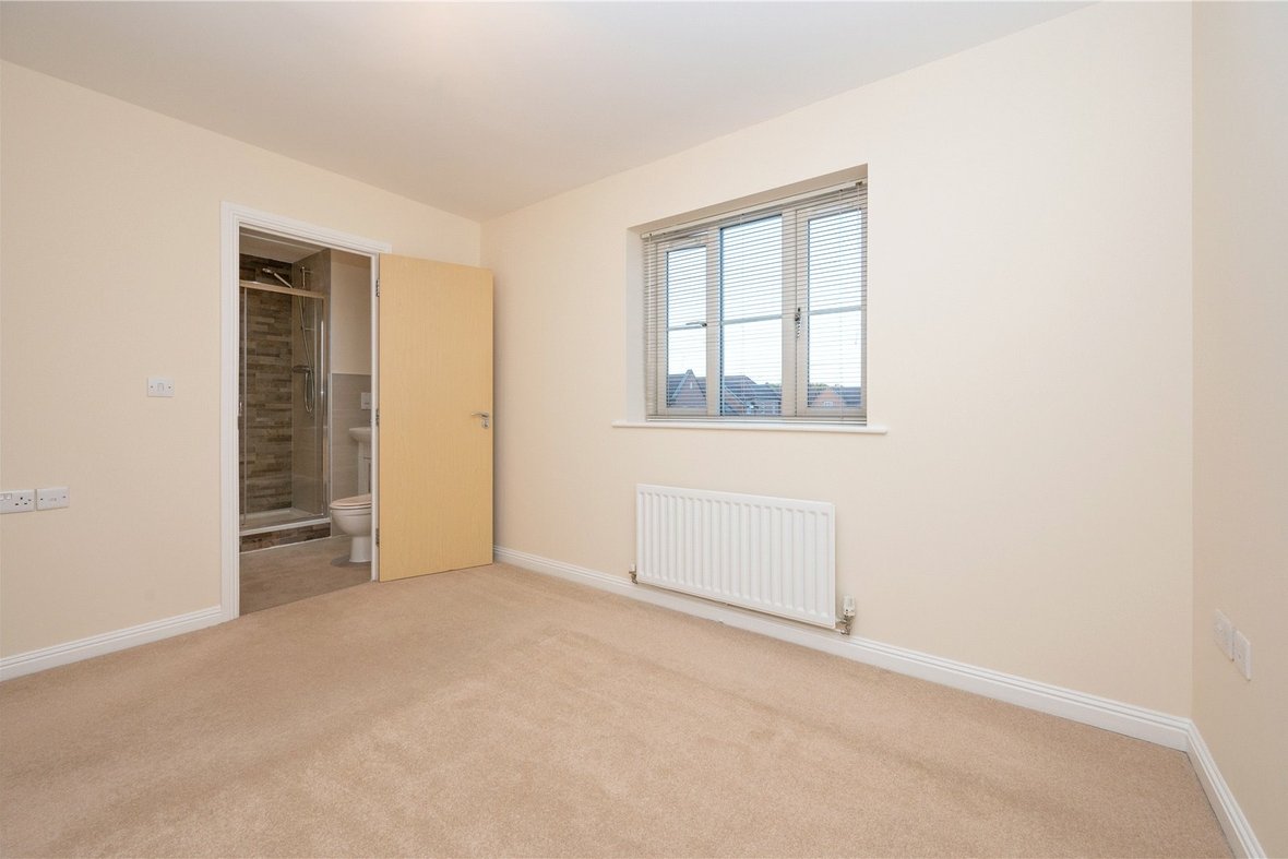 2 Bedroom Apartment LetApartment Let in Avian Avenue, Curo Park, Frogmore - View 9 - Collinson Hall