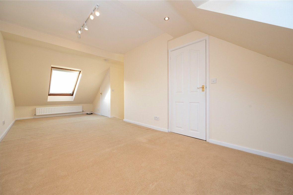 3 Bedroom House Let AgreedHouse Let Agreed in College Street, St. Albans, Hertfordshire - View 4 - Collinson Hall