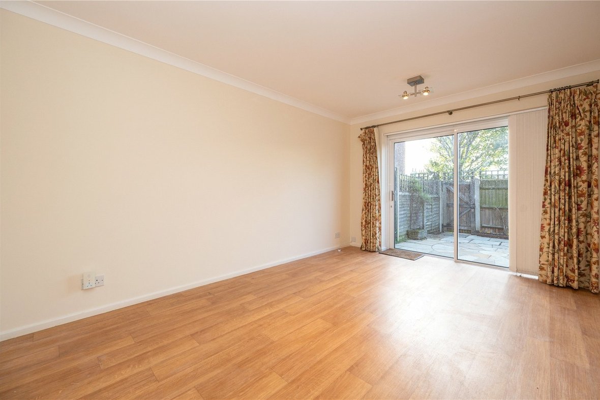 3 Bedroom House Let AgreedHouse Let Agreed in College Street, St. Albans, Hertfordshire - View 11 - Collinson Hall