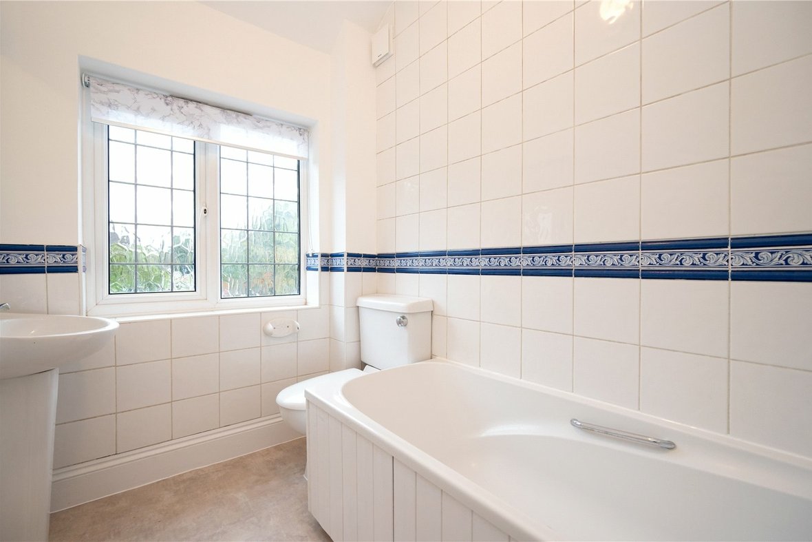3 Bedroom House Let AgreedHouse Let Agreed in Waverley Road, St. Albans, Hertfordshire - View 9 - Collinson Hall