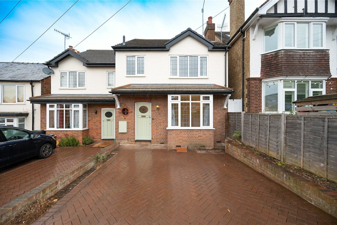 3 Bedroom House Let AgreedHouse Let Agreed in Waverley Road, St. Albans, Hertfordshire - View 1 - Collinson Hall