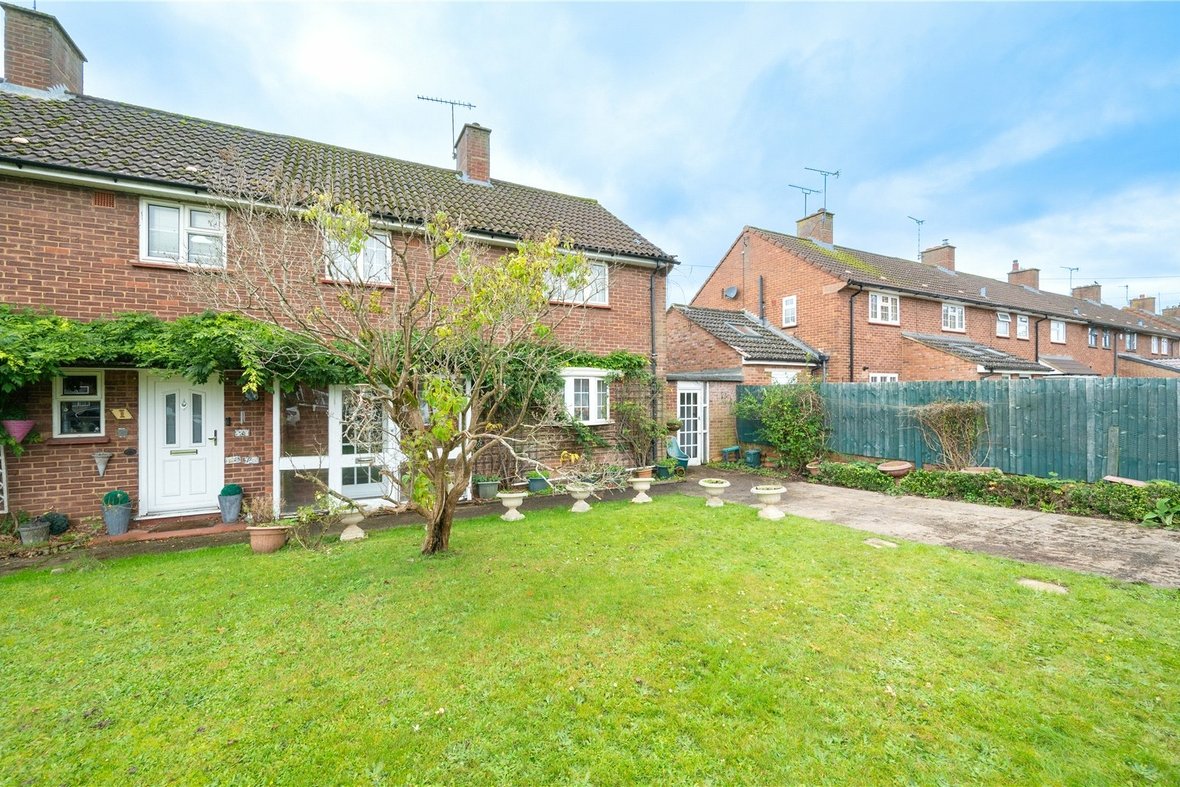 3 Bedroom House For SaleHouse For Sale in Manor Road, London Colney, St. Albans - View 1 - Collinson Hall