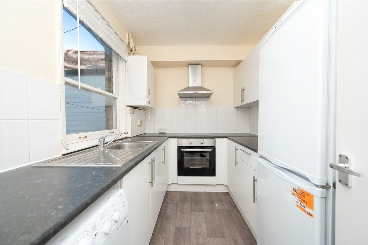 2 Bedroom Maisonette To LetMaisonette To Let in Catherine Street, St. Albans, Hertfordshire - View 2 - Collinson Hall