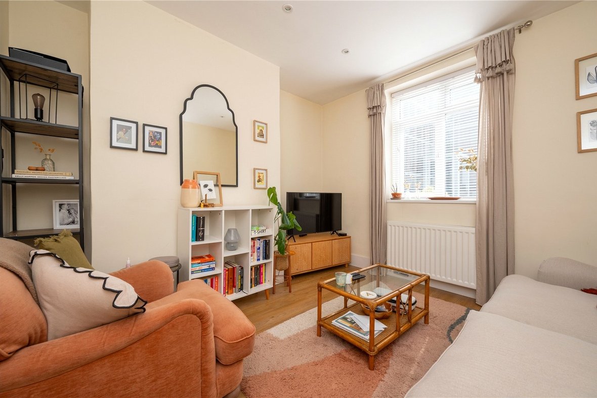 2 Bedroom Apartment LetApartment Let in Grosvenor Road, St. Albans - View 2 - Collinson Hall
