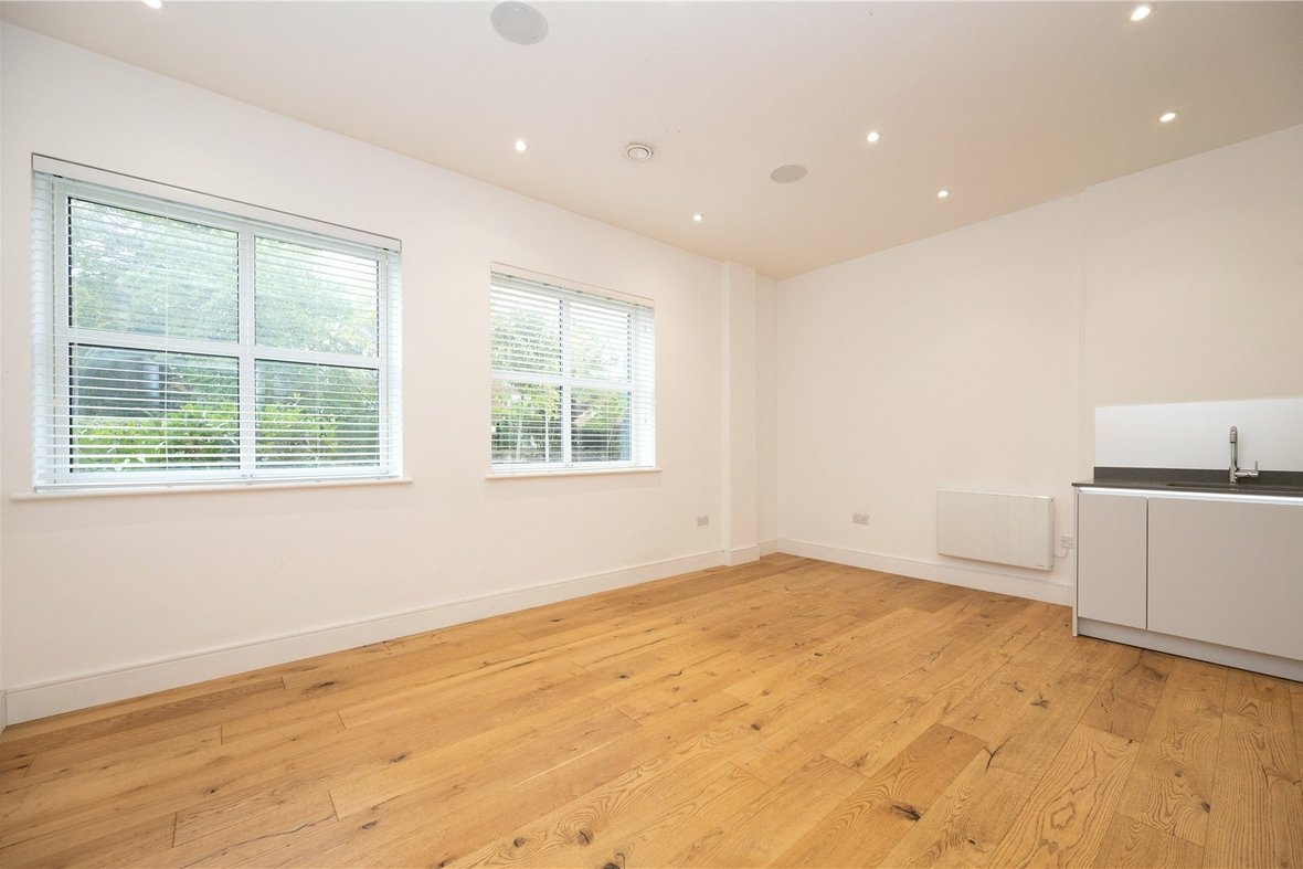 1 Bedroom Apartment LetApartment Let in Great North Road, Hatfield, Hertfordshire - View 2 - Collinson Hall