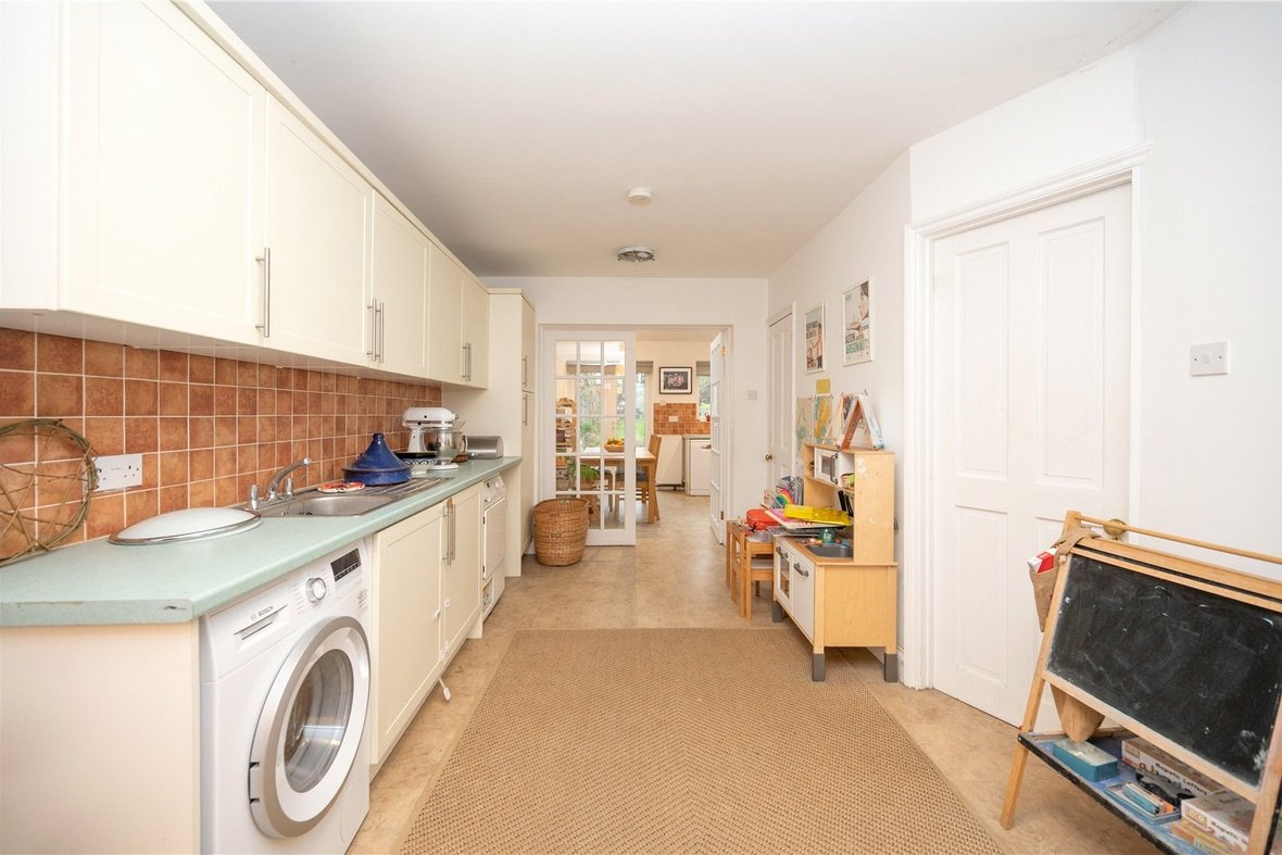 4 Bedroom House LetHouse Let in Burnham Road, St. Albans, Hertfordshire - View 5 - Collinson Hall