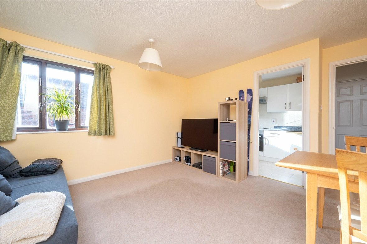 1 Bedroom Apartment LetApartment Let in Art School Yard, St. Albans, Hertfordshire - View 2 - Collinson Hall