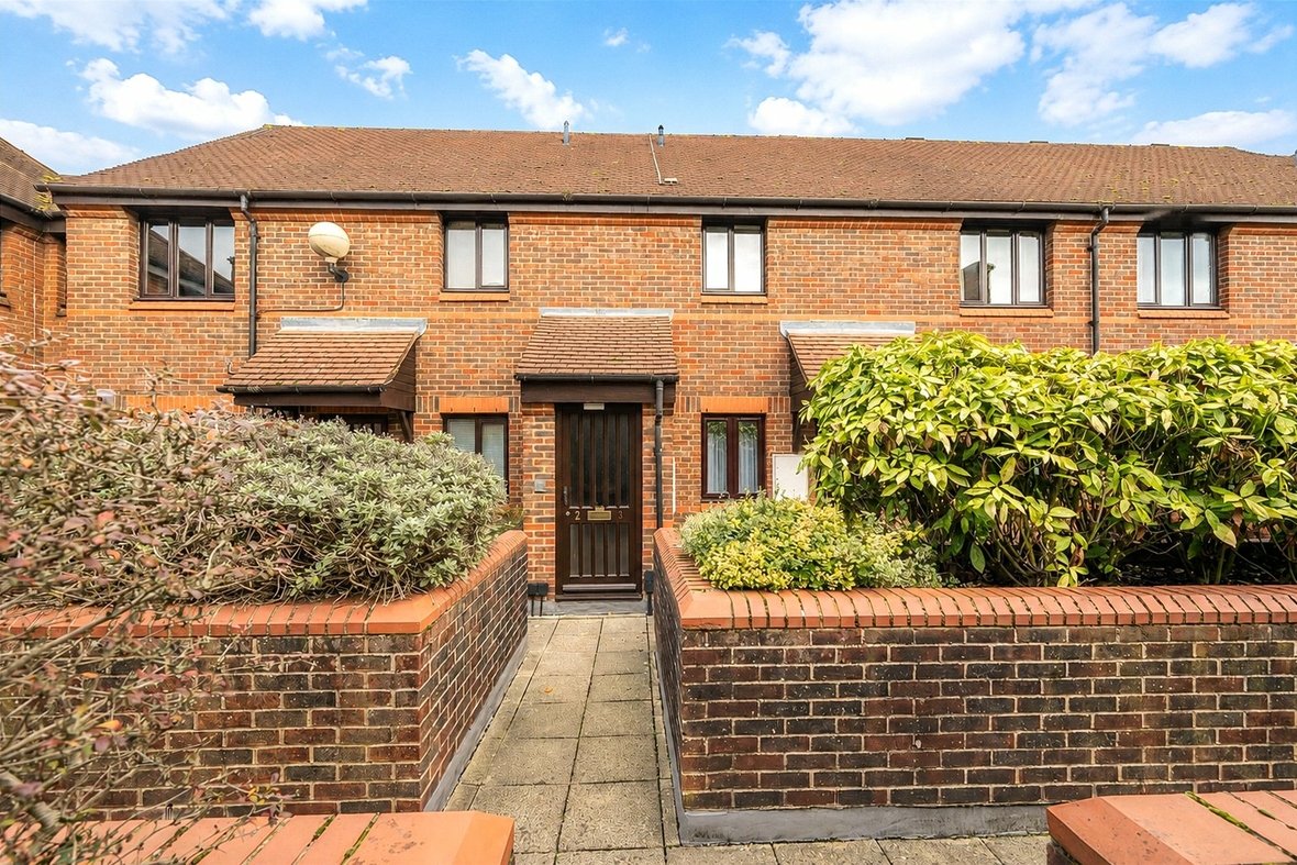 1 Bedroom Apartment Let AgreedApartment Let Agreed in Art School Yard, St. Albans, Hertfordshire - View 1 - Collinson Hall