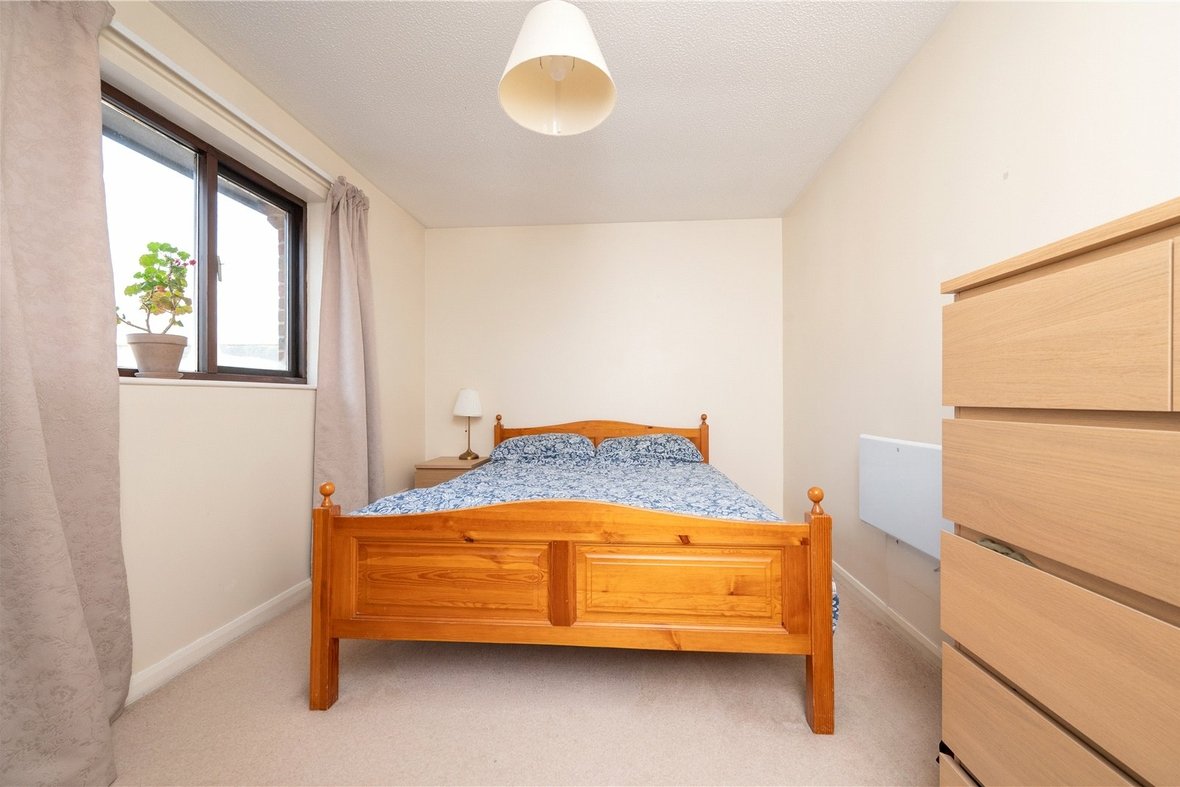 1 Bedroom Apartment LetApartment Let in Art School Yard, St. Albans, Hertfordshire - View 8 - Collinson Hall