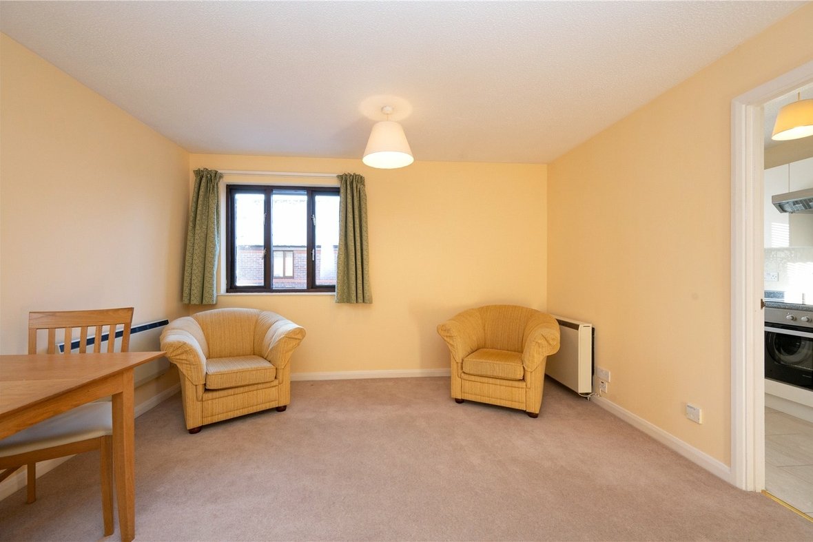 1 Bedroom Apartment LetApartment Let in Art School Yard, St. Albans, Hertfordshire - View 8 - Collinson Hall