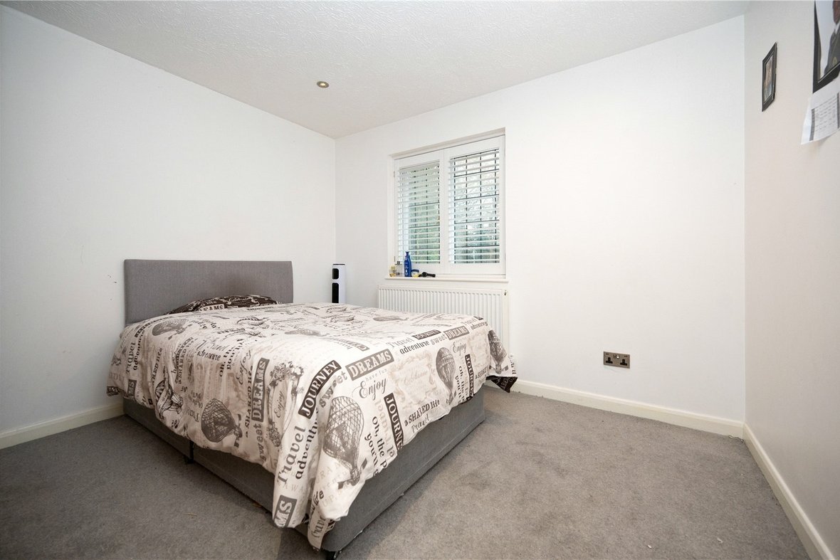 4 Bedroom House LetHouse Let in Homestead Close, Park Street, St. Albans - View 8 - Collinson Hall