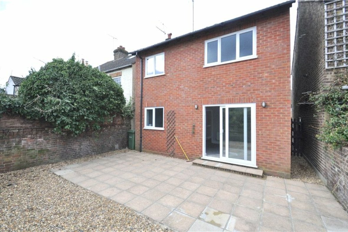 3 Bedroom House Let AgreedHouse Let Agreed in Branch Road, Park Street, St Albans - View 13 - Collinson Hall