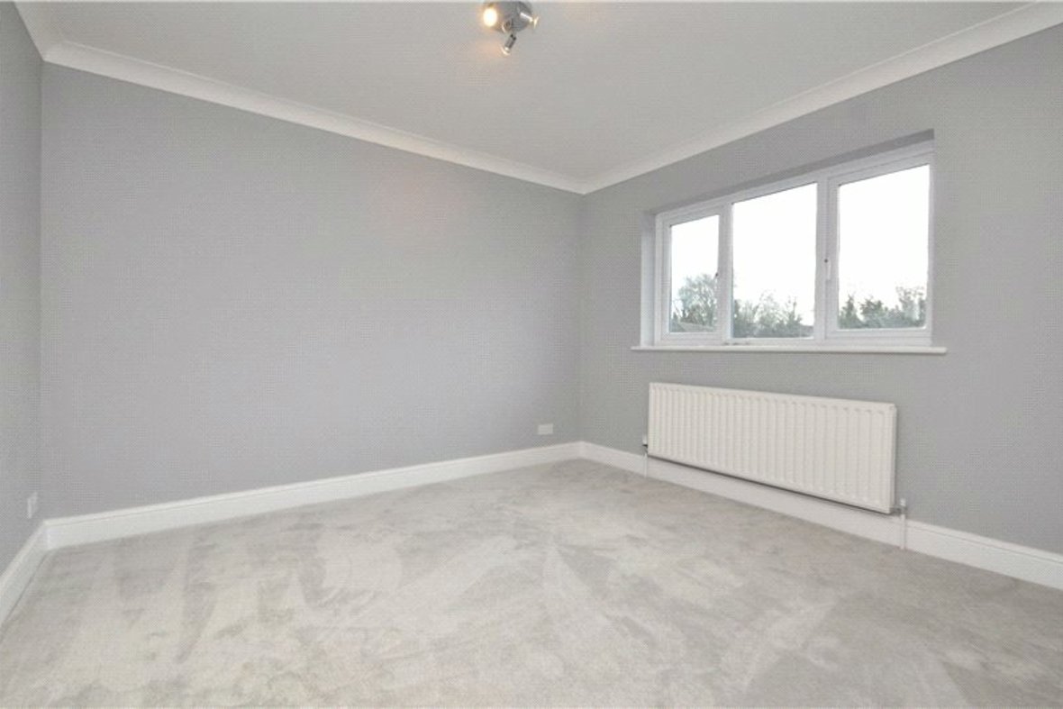 3 Bedroom House Let AgreedHouse Let Agreed in Branch Road, Park Street, St Albans - View 6 - Collinson Hall