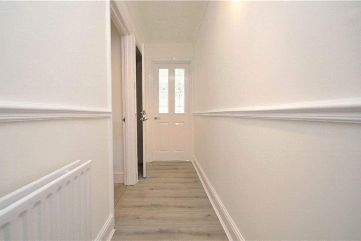 3 Bedroom House Let AgreedHouse Let Agreed in Branch Road, Park Street, St Albans - View 8 - Collinson Hall