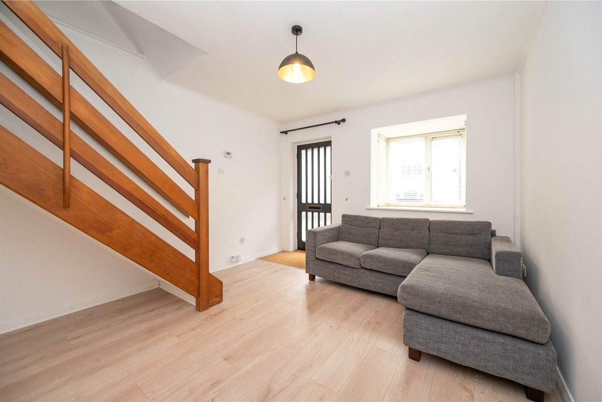 2 Bedroom House Let AgreedHouse Let Agreed in Bedford Road, St. Albans, Hertfordshire - View 3 - Collinson Hall