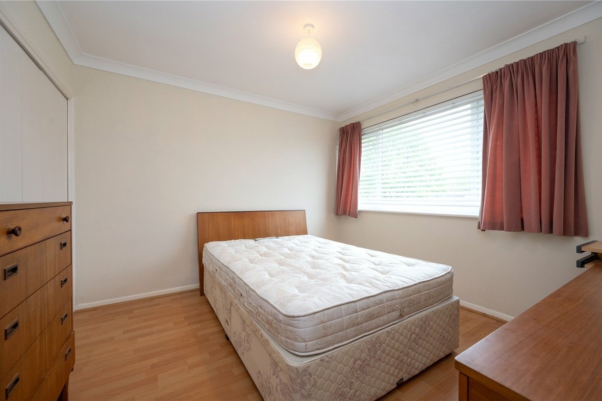 3 Bedroom House Sold Subject to ContractHouse Sold Subject to Contract in New House Park, St. Albans, Hertfordshire - View 7 - Collinson Hall