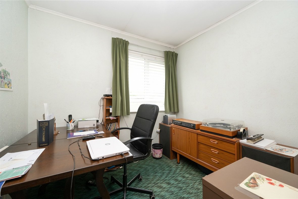 3 Bedroom House Sold Subject to ContractHouse Sold Subject to Contract in New House Park, St. Albans, Hertfordshire - View 12 - Collinson Hall