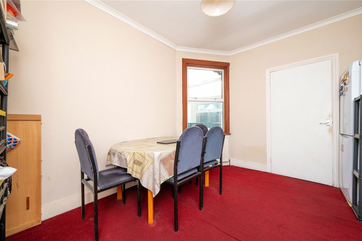 4 Bedroom House For SaleHouse For Sale in Brampton Road, St. Albans, Hertfordshire - View 4 - Collinson Hall