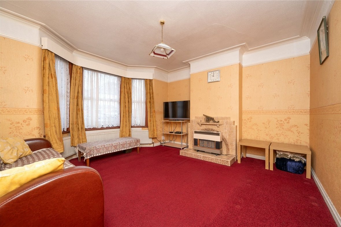 4 Bedroom House For SaleHouse For Sale in Brampton Road, St. Albans, Hertfordshire - View 2 - Collinson Hall