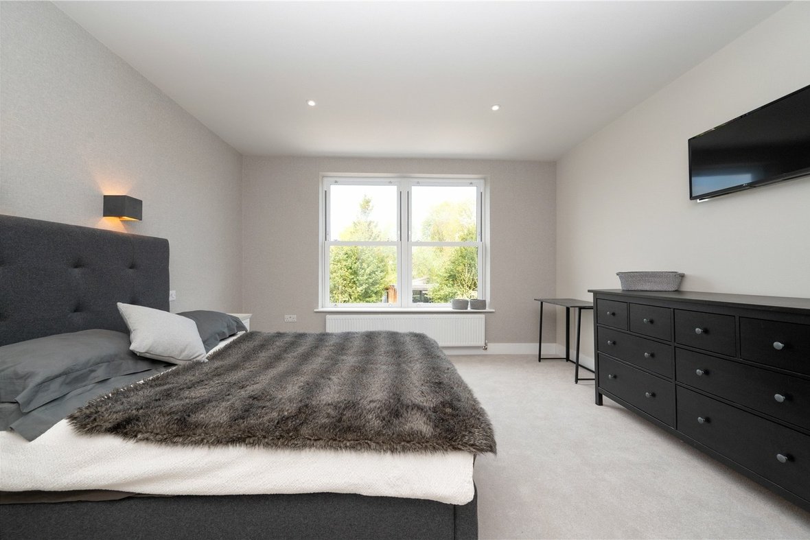 5 Bedroom House For SaleHouse For Sale in Brampton Road, St. Albans, Hertfordshire - View 13 - Collinson Hall