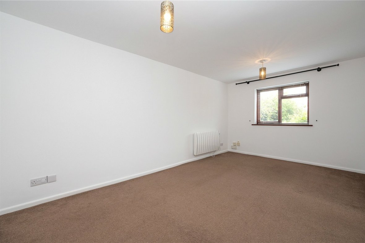 1 Bedroom Apartment Let AgreedApartment Let Agreed in Oswald Road, St. Albans, Hertfordshire - View 3 - Collinson Hall