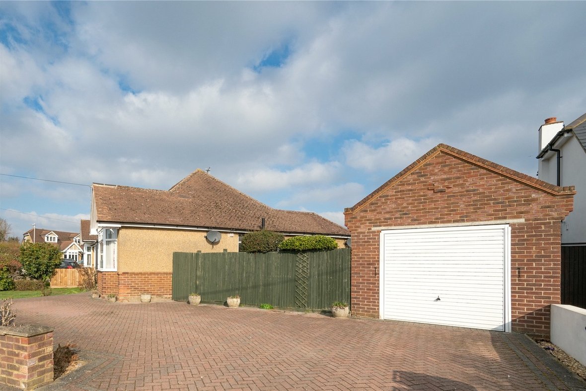 2 Bedroom Bungalow Sold Subject to ContractBungalow Sold Subject to Contract in East Close, St. Albans, Hertfordshire - View 14 - Collinson Hall