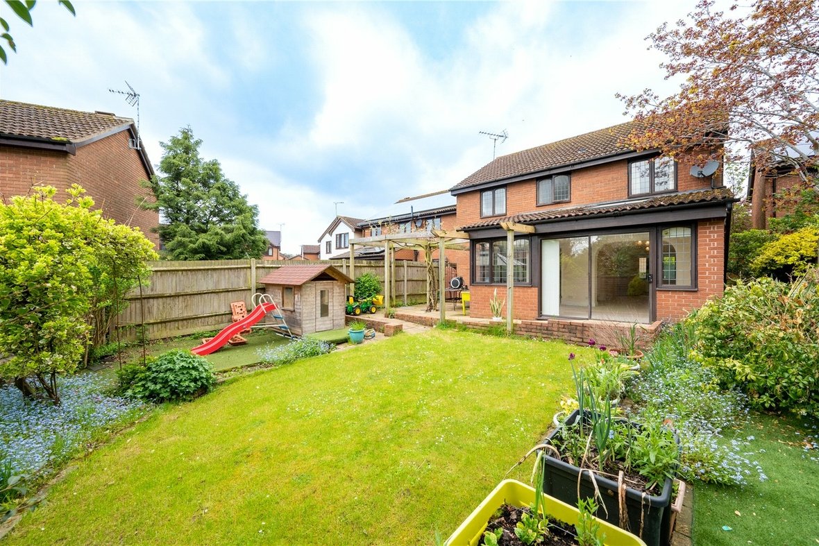 4 Bedroom House Let AgreedHouse Let Agreed in Chancery Close, St. Albans, Hertfordshire - View 3 - Collinson Hall