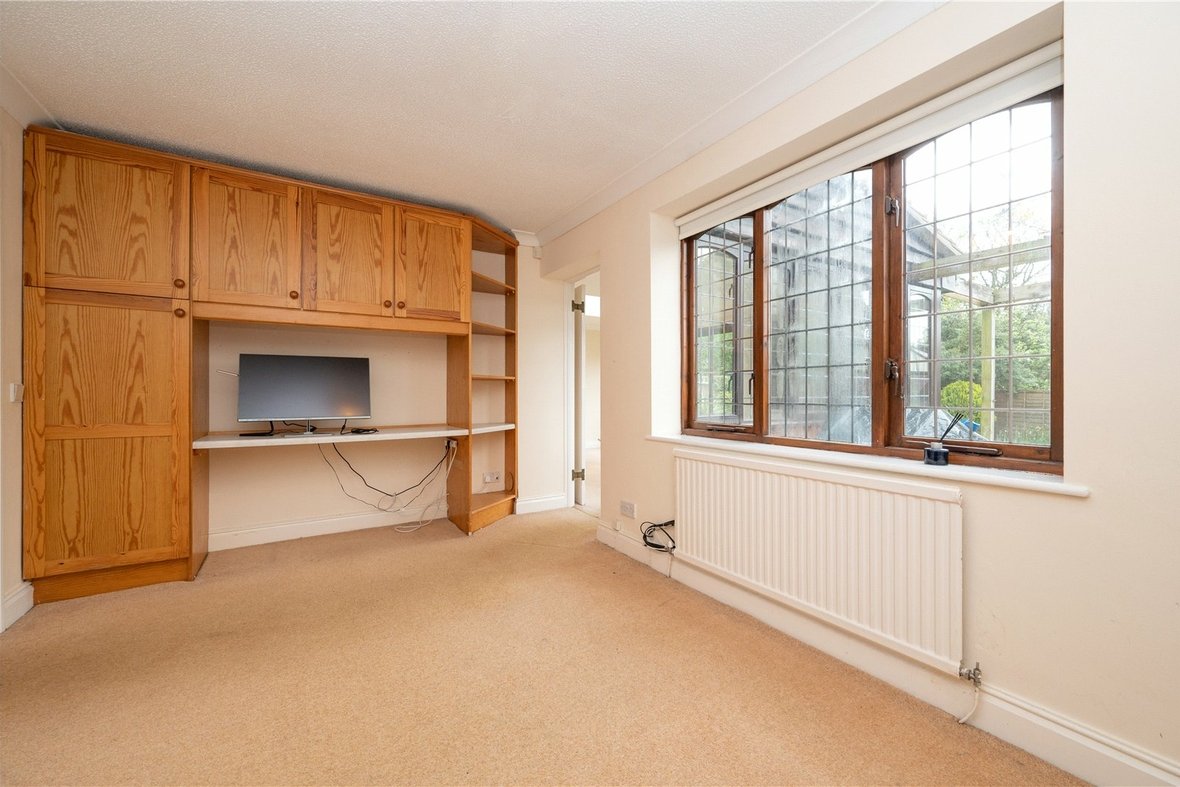 4 Bedroom House Let AgreedHouse Let Agreed in Chancery Close, St. Albans, Hertfordshire - View 10 - Collinson Hall