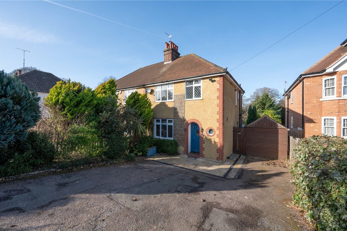 3 Bedroom House Let AgreedHouse Let Agreed in Mile House Lane, St. Albans, Hertfordshire - View 1 - Collinson Hall