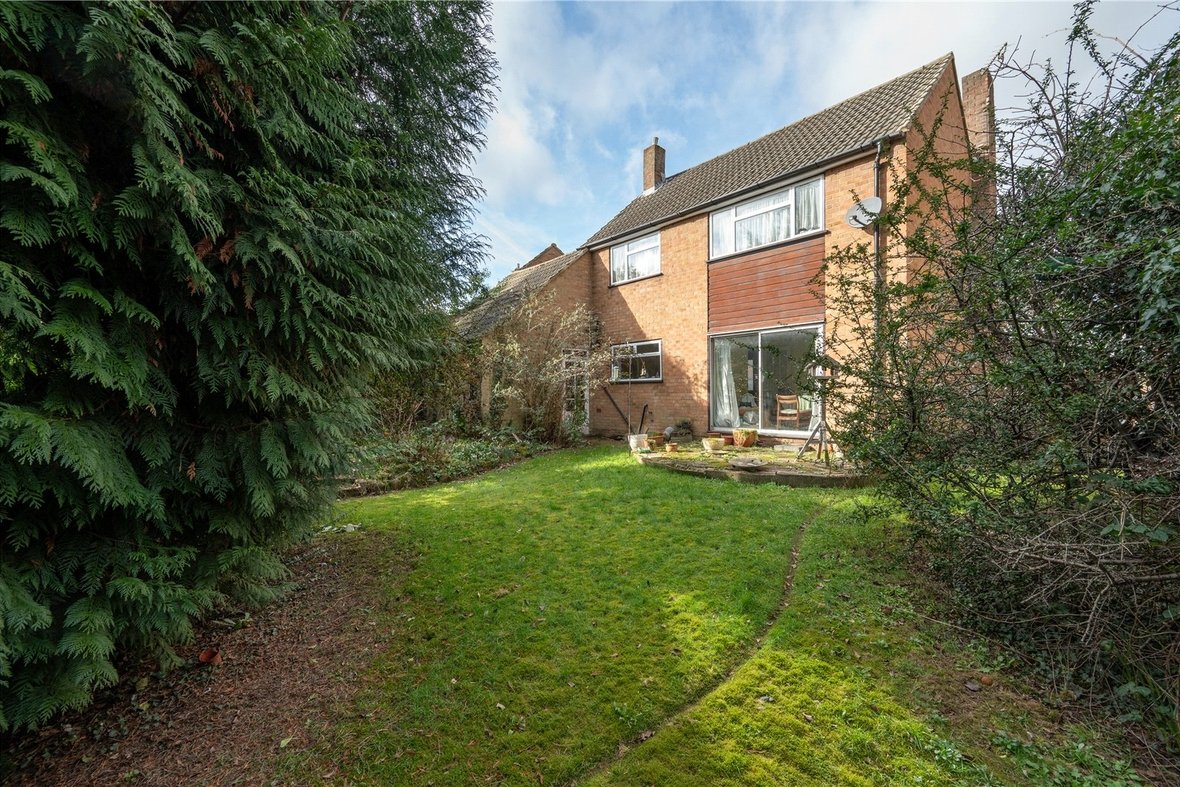 3 Bedroom House Sold Subject to ContractHouse Sold Subject to Contract in Carisbrooke Road, St. Albans, Hertfordshire - View 13 - Collinson Hall