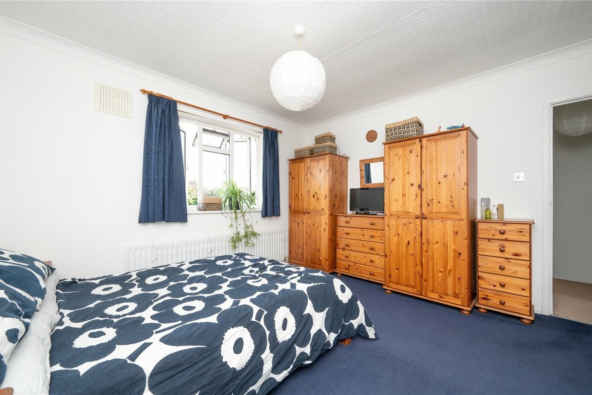 3 Bedroom House ExchangedHouse Exchanged in Holyrood Crescent, St. Albans, Hertfordshire - View 7 - Collinson Hall