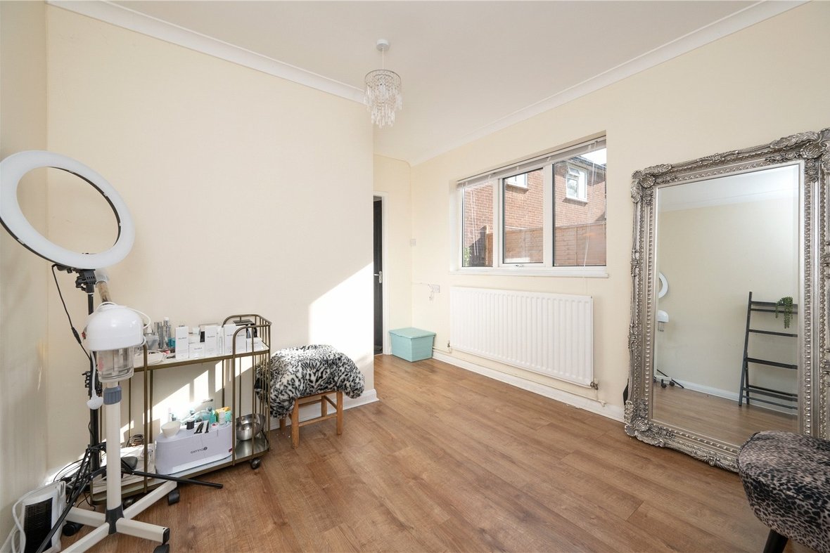 3 Bedroom House ExchangedHouse Exchanged in Holyrood Crescent, St. Albans, Hertfordshire - View 14 - Collinson Hall