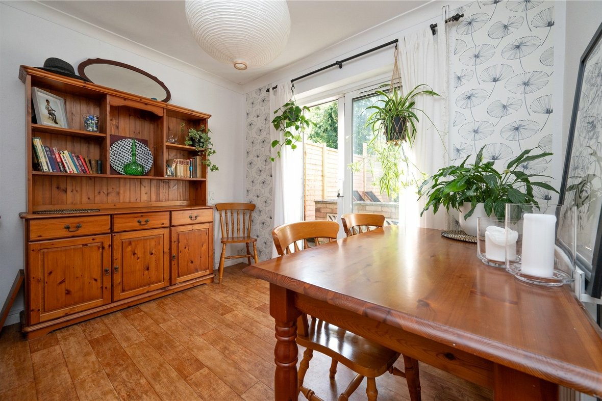 3 Bedroom House ExchangedHouse Exchanged in Holyrood Crescent, St. Albans, Hertfordshire - View 5 - Collinson Hall