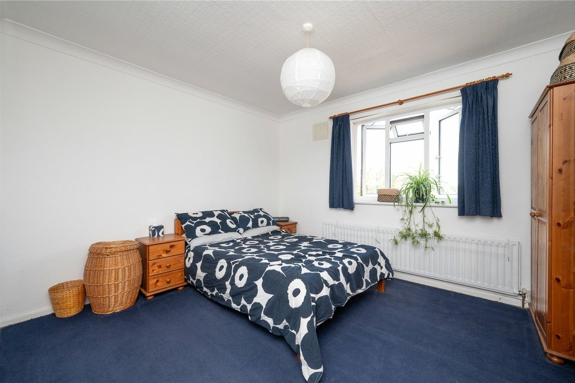 3 Bedroom House ExchangedHouse Exchanged in Holyrood Crescent, St. Albans, Hertfordshire - View 6 - Collinson Hall