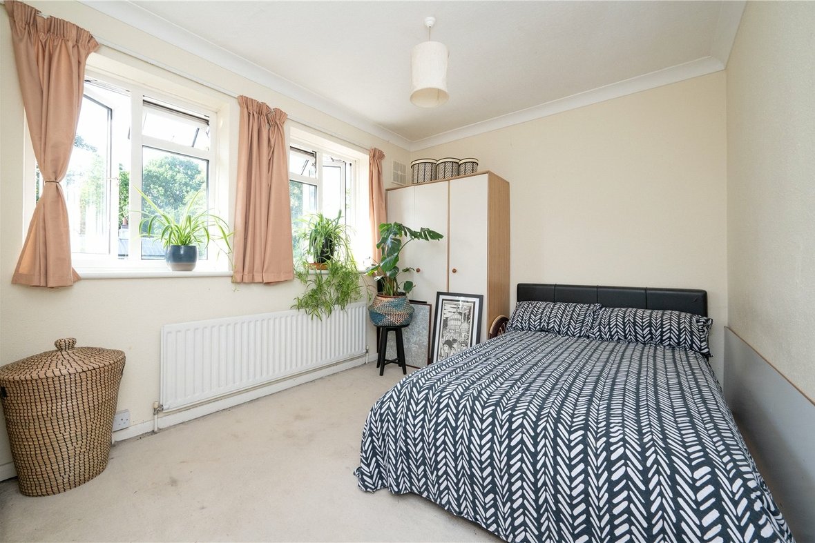 3 Bedroom House ExchangedHouse Exchanged in Holyrood Crescent, St. Albans, Hertfordshire - View 8 - Collinson Hall