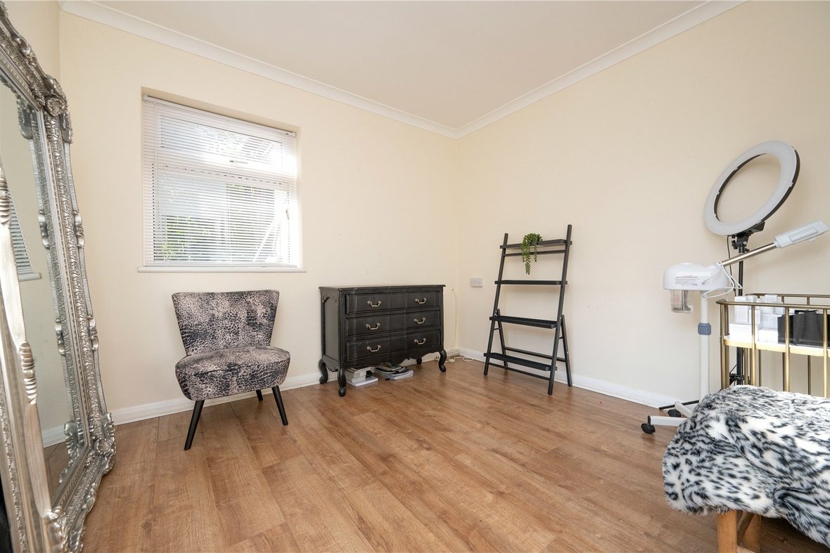 3 Bedroom House ExchangedHouse Exchanged in Holyrood Crescent, St. Albans, Hertfordshire - View 15 - Collinson Hall