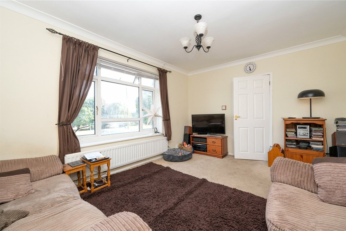 3 Bedroom House ExchangedHouse Exchanged in Holyrood Crescent, St. Albans, Hertfordshire - View 2 - Collinson Hall