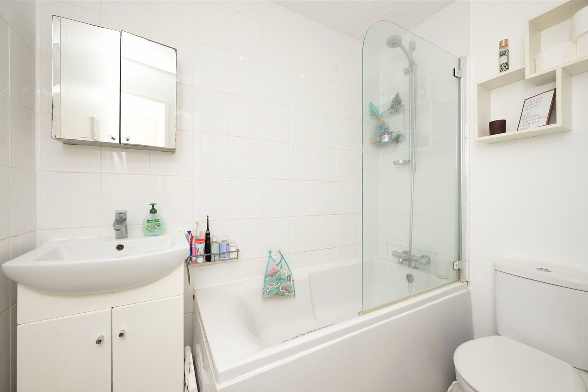 2 Bedroom House To LetHouse To Let in Normandy Road, St. Albans, Hertfordshire - View 5 - Collinson Hall