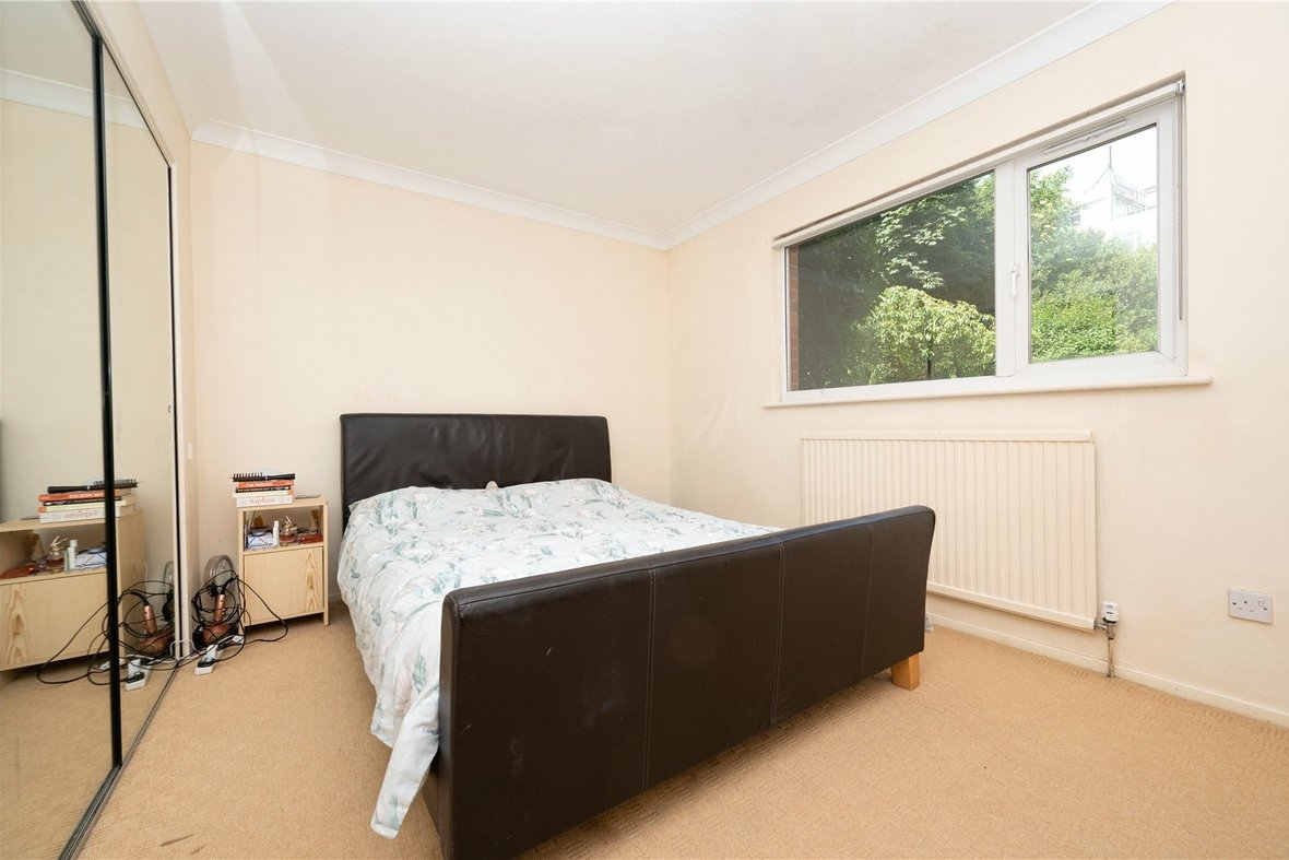 2 Bedroom Apartment Let AgreedApartment Let Agreed in Avondale Court, Upper Lattimore Road, St. Albans - View 5 - Collinson Hall