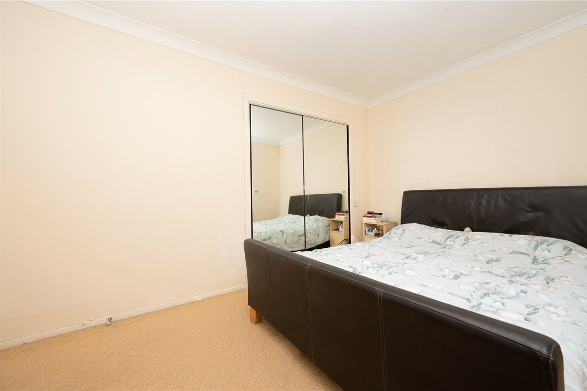 2 Bedroom Apartment Let AgreedApartment Let Agreed in Avondale Court, Upper Lattimore Road, St. Albans - View 8 - Collinson Hall