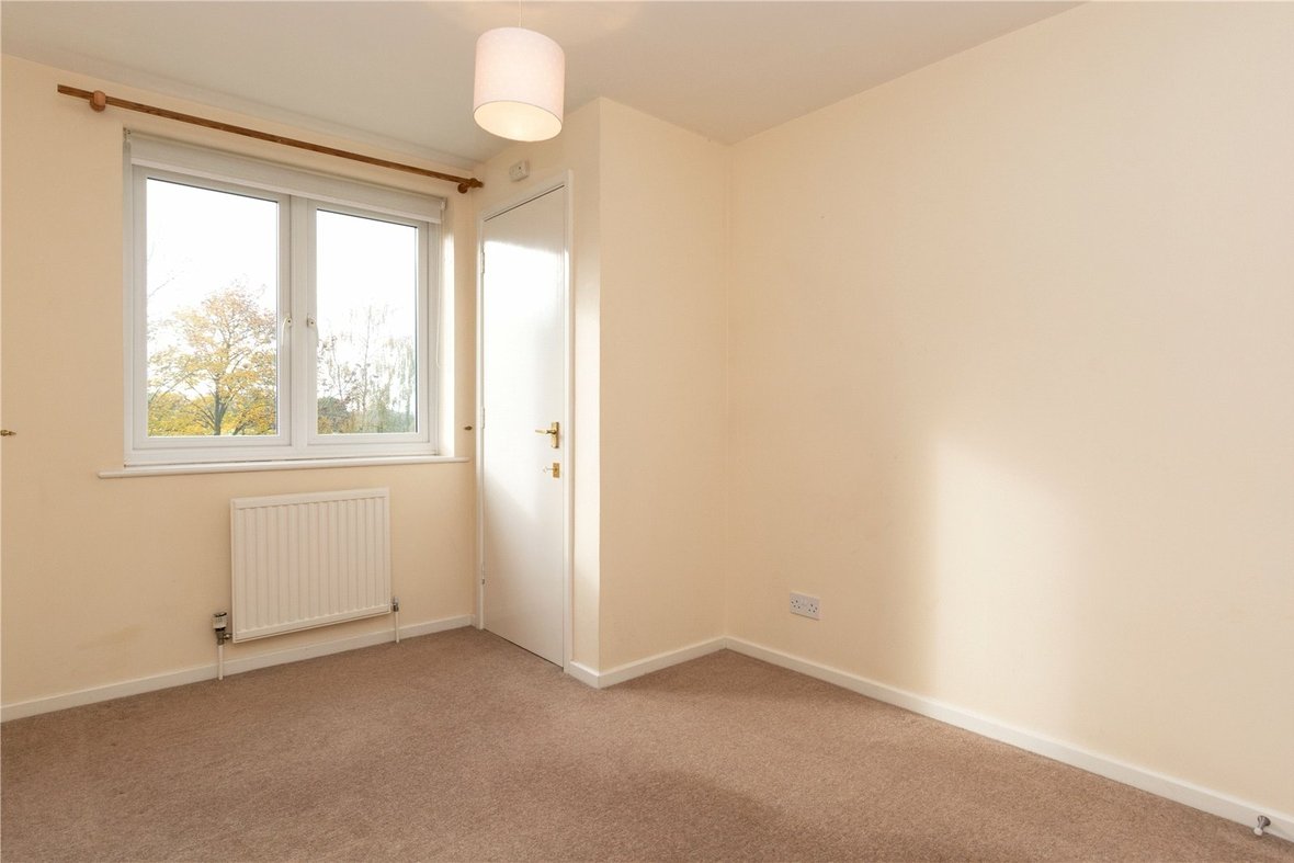 2 Bedroom Apartment Let AgreedApartment Let Agreed in Windsor Court, Park View Close, St. Albans - View 7 - Collinson Hall