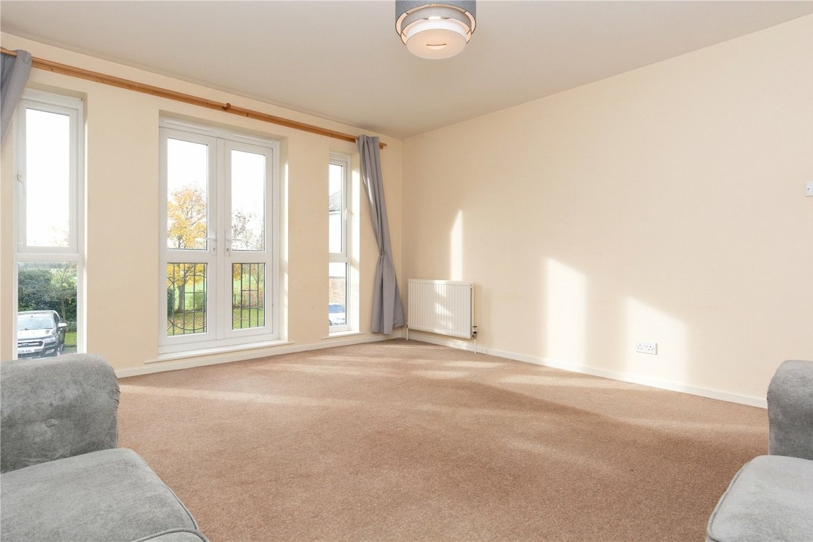 2 Bedroom Apartment Let AgreedApartment Let Agreed in Windsor Court, Park View Close, St. Albans - View 5 - Collinson Hall